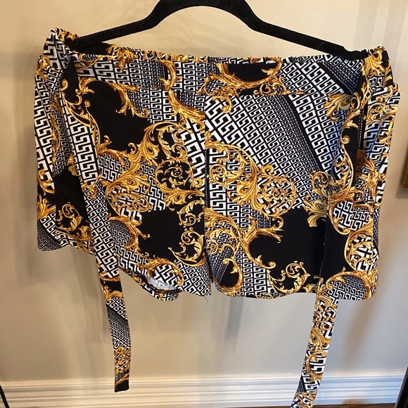 Forever 21 Shorts with tie front size xl - Picture 3 of 4